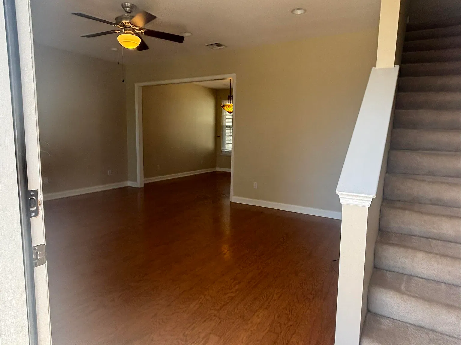 2 bed, 2.5 bath, 1324 sqft, $1,850 — Photo 3