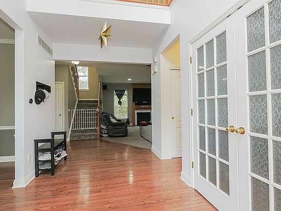 4th image of 117 Camellia Ln