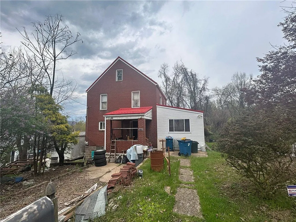 1361 Monroe St photo 1