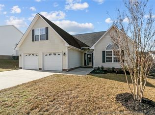5524 Rising Ridge Dr, Hope Mills, NC 28348