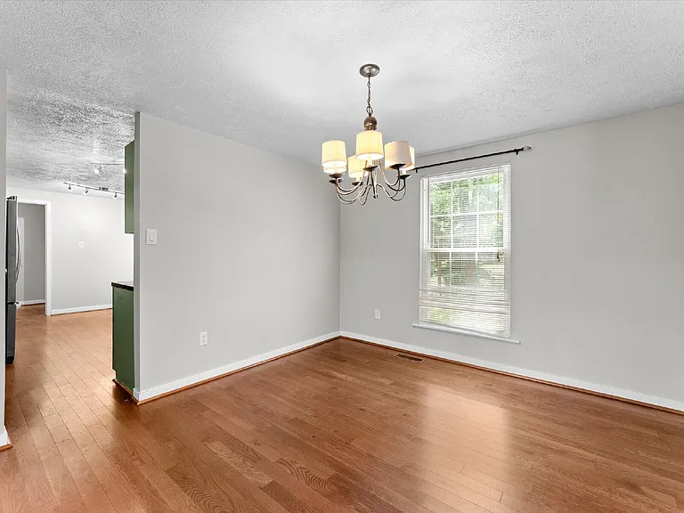 3513 Castlebury Dr — Photo 3