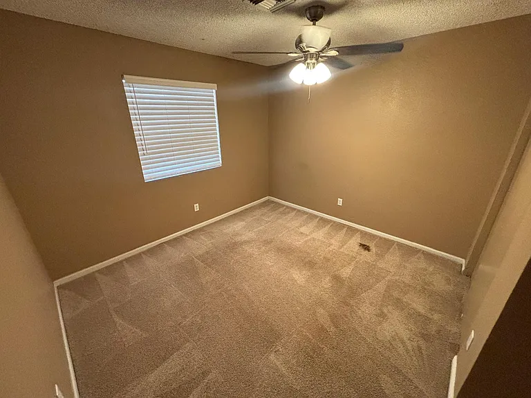 435 W Daffodil St — Photo 15