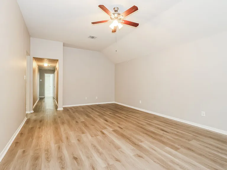 18407 Knob Hill Lake Ln — Photo 5