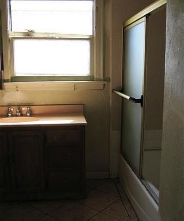 5th image of 951 S Sunol Dr