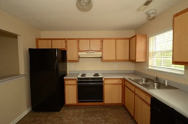 122 Creekview Dr — Photo 15