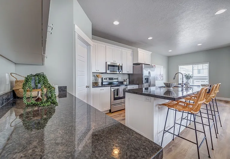 2502 N Cormac Pl — Photo 2