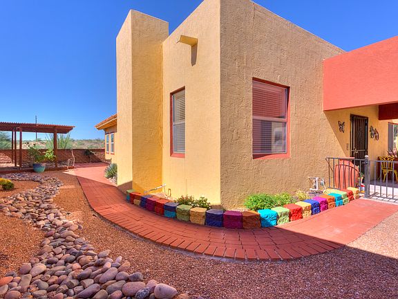 Courtyard and side yard
