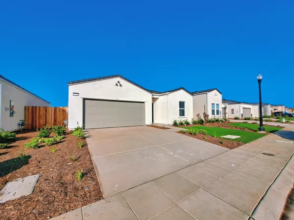 1113 W Arroyo Way, Madera, CA 93636