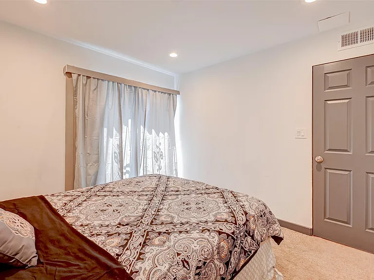5863 Inwood Dr #5 — Photo 23