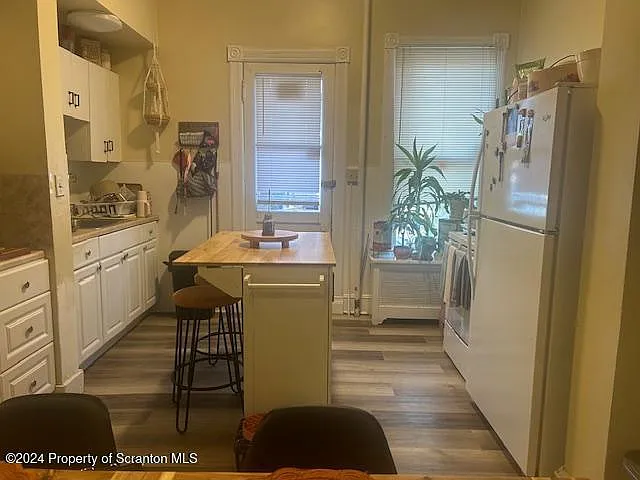2 bed, 1.0 bath, 975 sqft, $1,500 — Photo 2