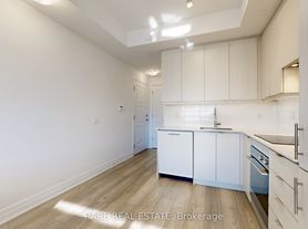 36 Elm Dr W