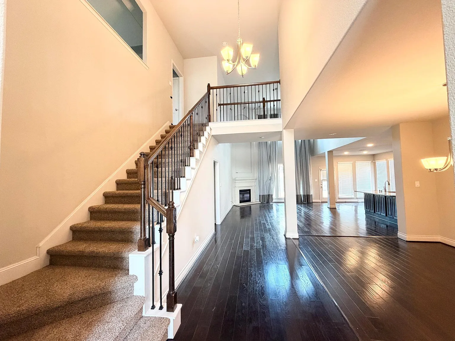 4 bed, 3.5 bath, 3423 sqft, $3,410 — Photo 2