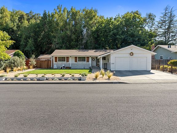 5th image of 2581 Rollingwood Dr