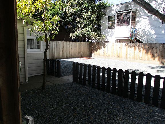 5th image of 1049 El Camino Real