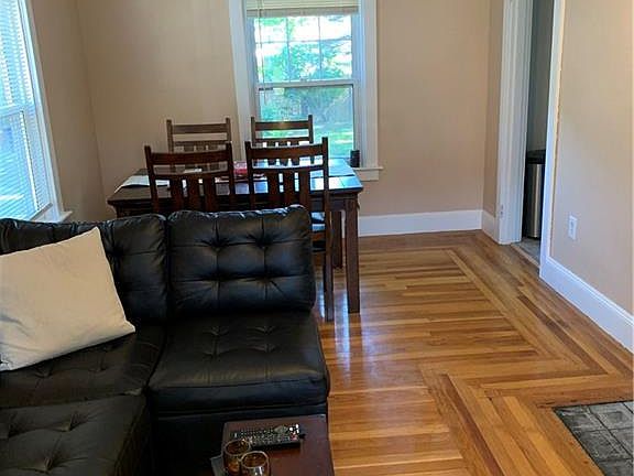 5th image of 111 Blackamore Ave