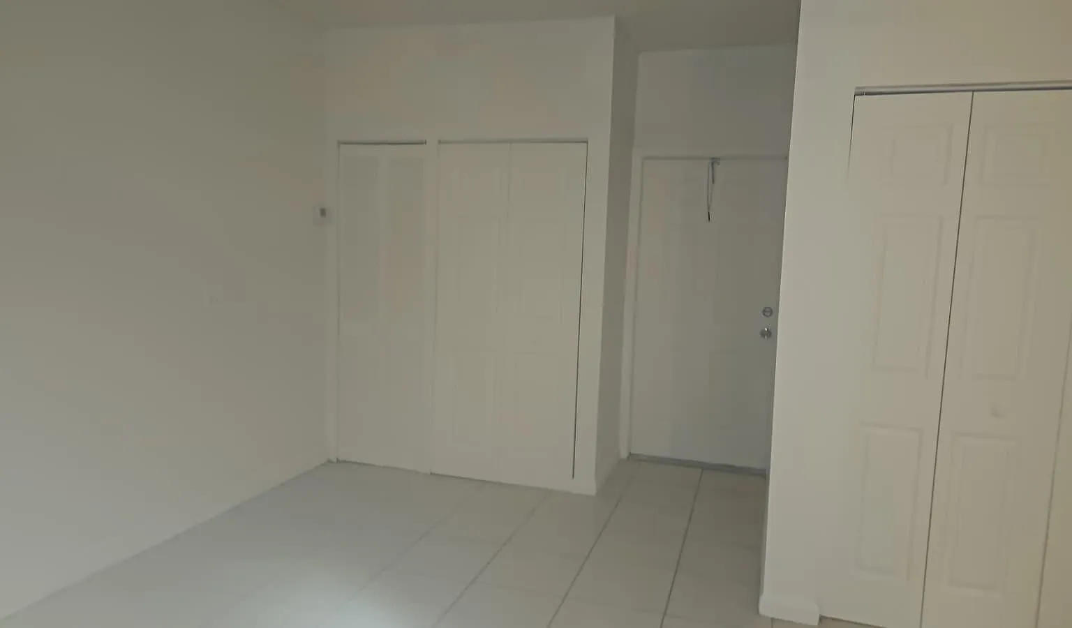 Studio, 900 sqft, $1,500 — Photo 3