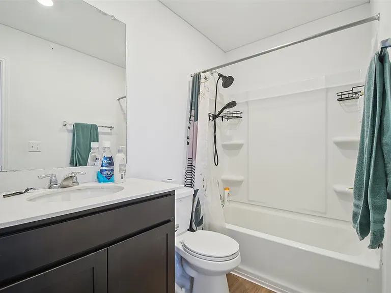 857 Powell St — Photo 20