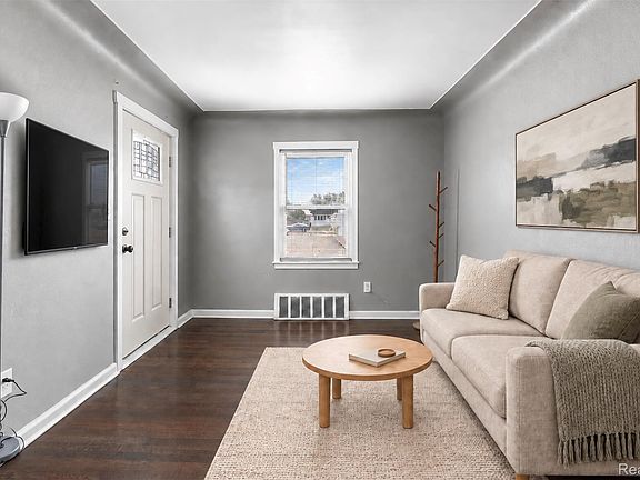 4th image of 1886 15th St