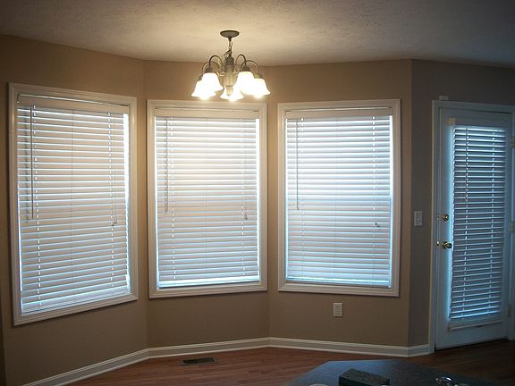 4th image of 105 Blenheim Blvd