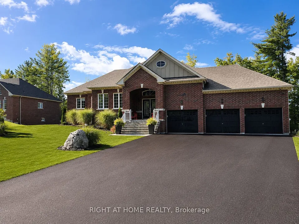 84 Diamond Valley Dr