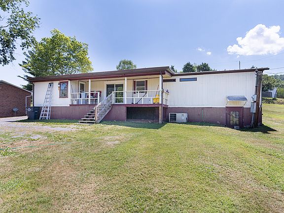 3rd image of 315 Parker Ln