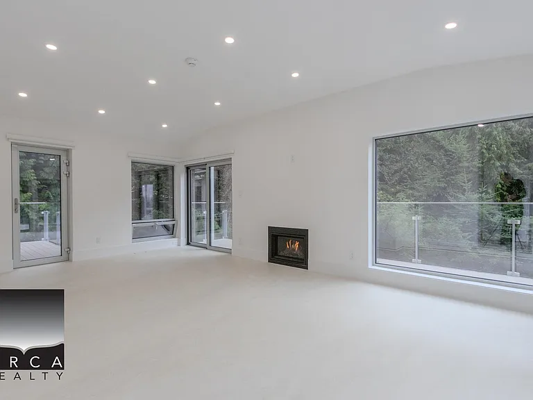 1060 Highland Dr — Photo 19