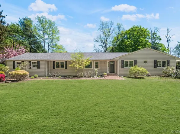 85 Meadow Glen Road, Fort Salonga, NY 11768