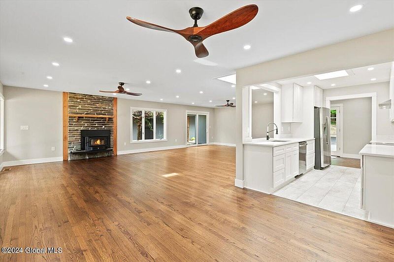 5th image of 161 Miller Road