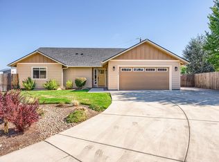 140 SW Little Meadow Ln, Grants Pass, OR 97527