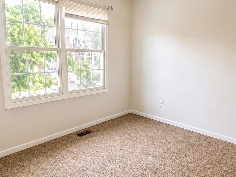 203 W Park Dr — Photo 13