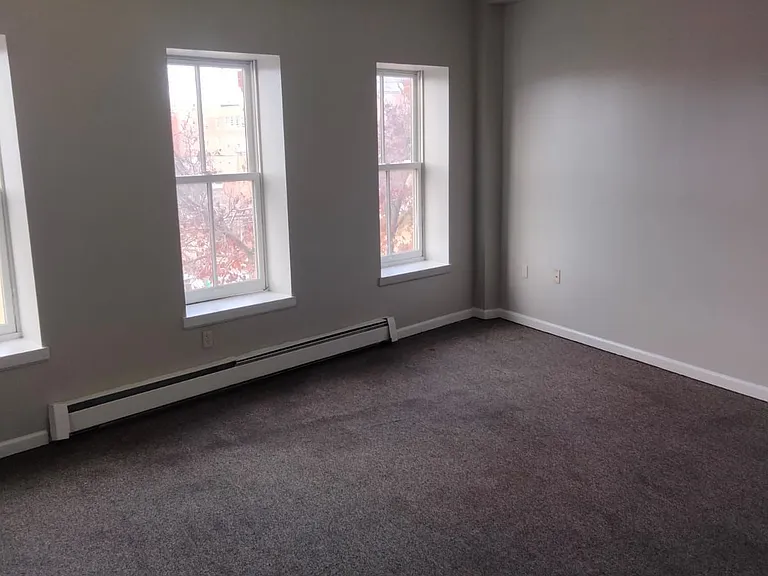 588-612 E Main St #598 — Photo 6