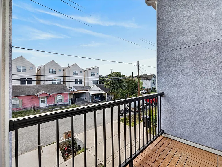 2310 Detering St #B — Photo 21