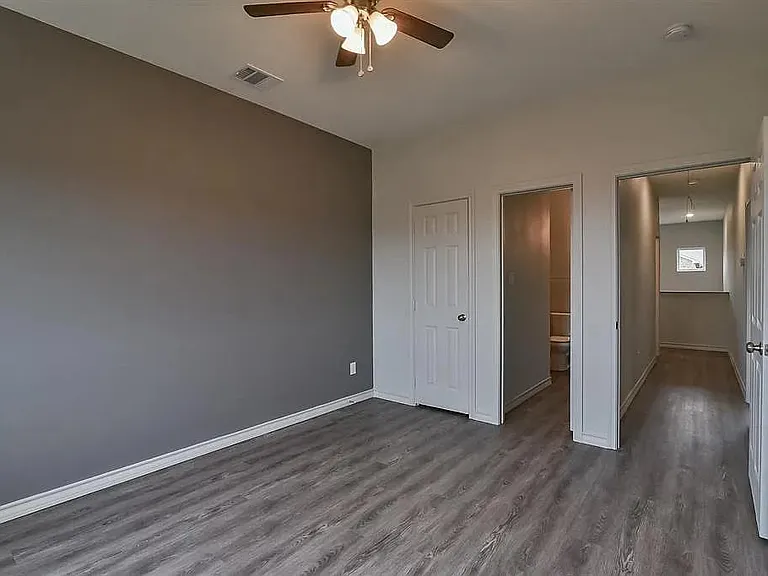 8006 Julie Ave — Photo 12