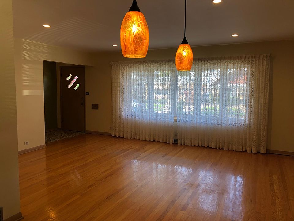 Living Room looking towards the main door.