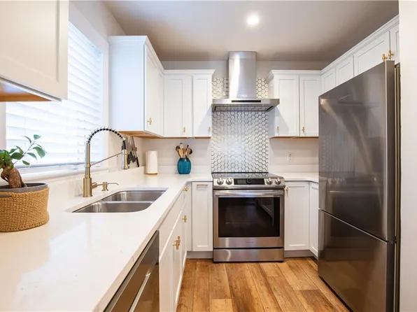 10 Callahan Way, Newport, RI 02840