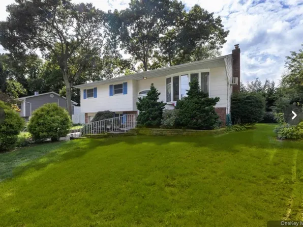16 Arlington Avenue, Saint James, NY 11780