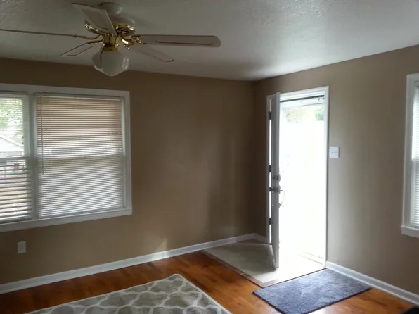 3504 Penn St, Saint Joseph, MO 64507
