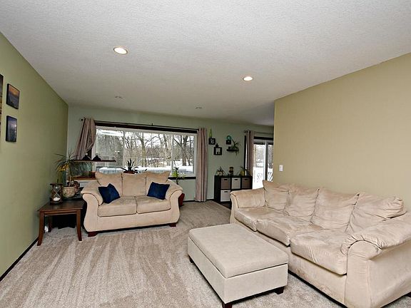4th image of 13135 Thomas Cir