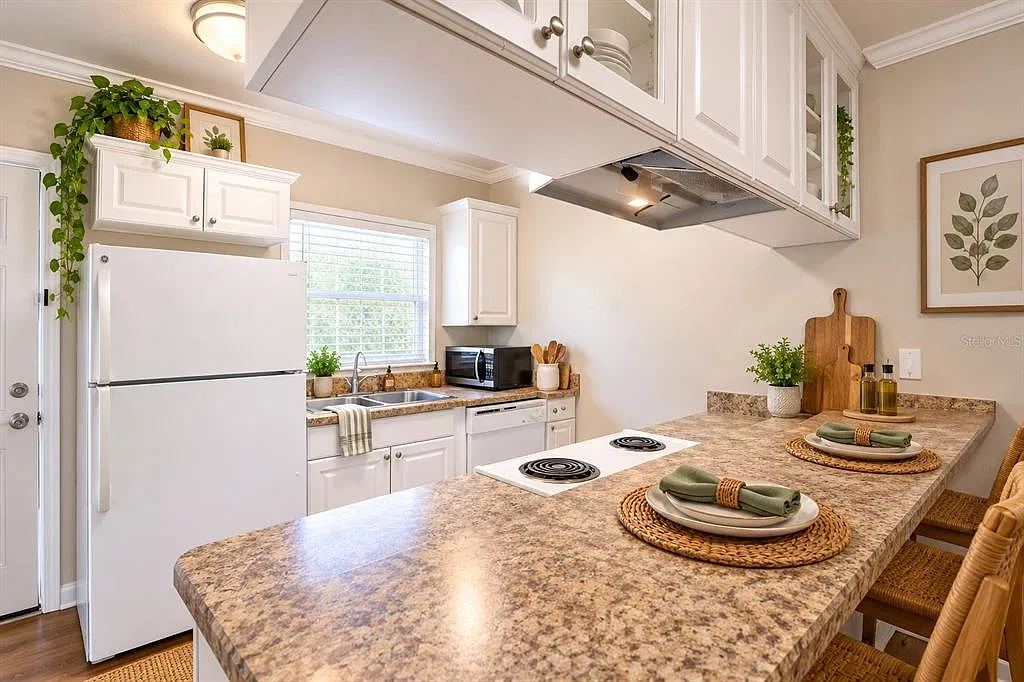 2 bed, 1.5 bath, 992 sqft, $1,350 — Photo 4
