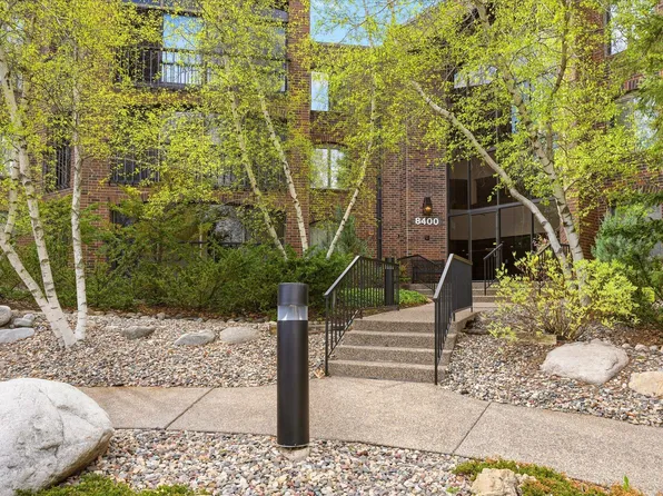 8400 Pennsylvania Rd APT 227, Bloomington, MN 55438