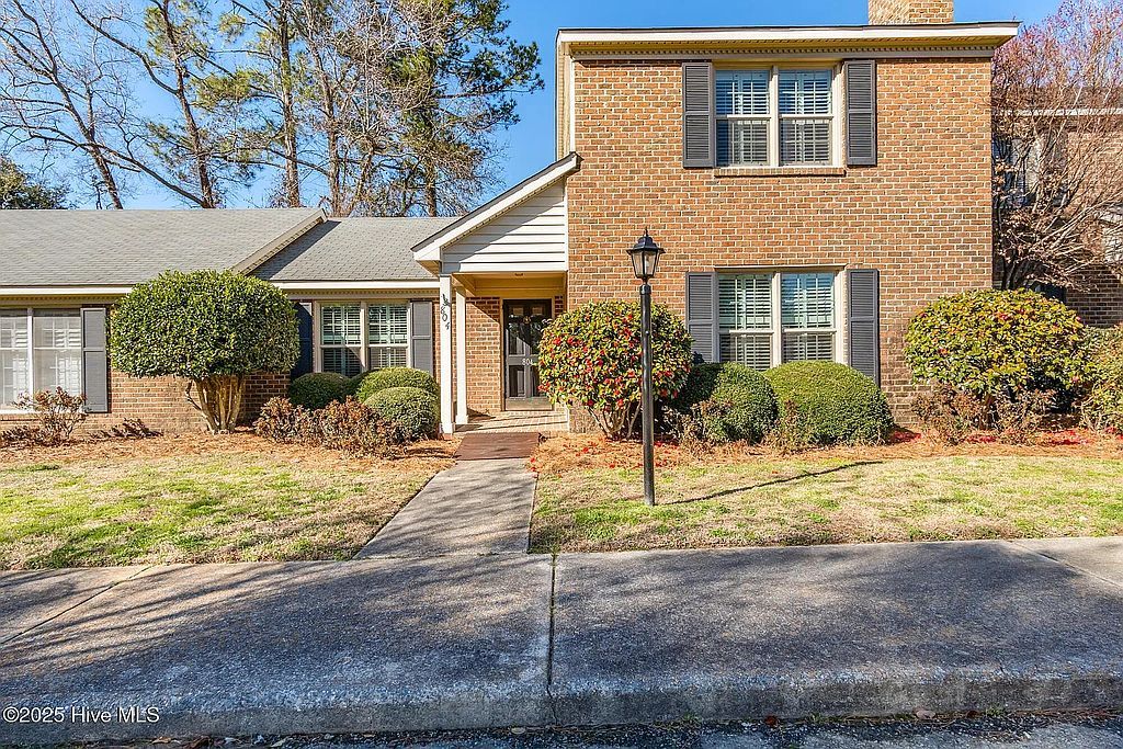 804 Westminster Ln - Property Image