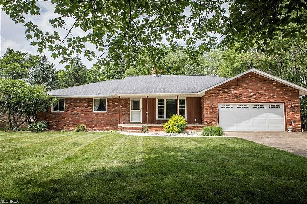 10104 Lynn Dr photo 1