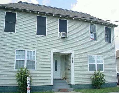 1st image of 914 Lafayette St #C
