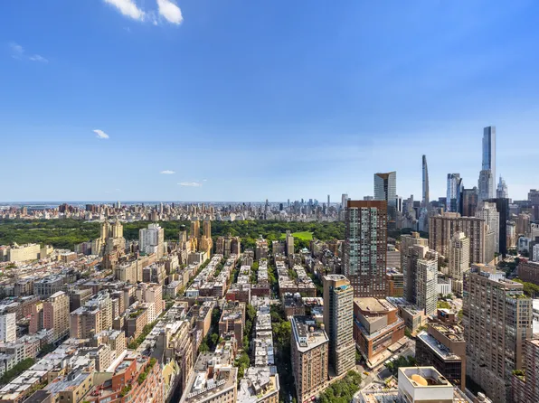 200 Amsterdam Avenue image 5 of 29