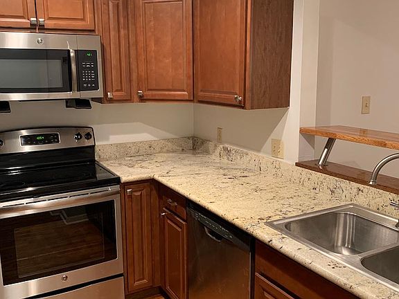 4th image of 1500 Center St #8