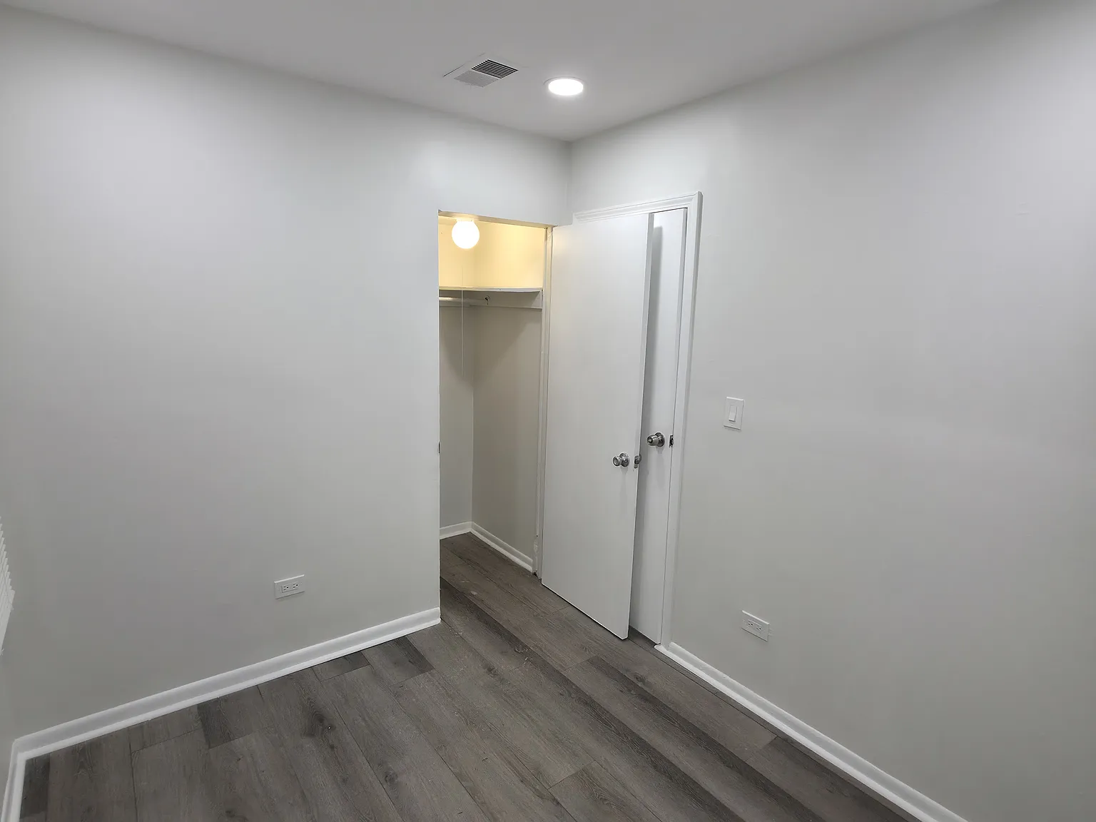 1726 N Sawyer Ave — Photo 4