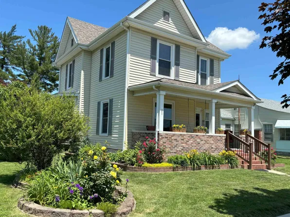 921 Brook St, Mitchell, IN 47446