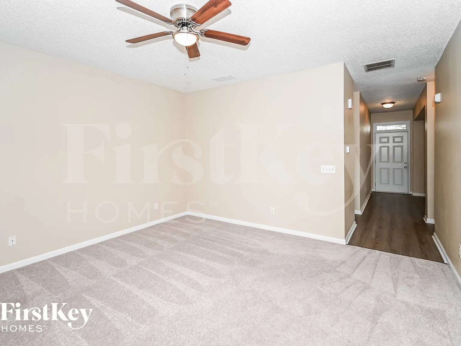 3 bed, 2.5 bath, 1812 sqft, $2,255 — Photo 3