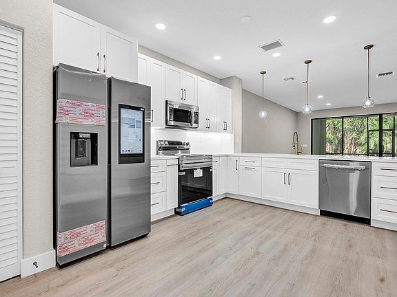 5th image of 6366 Longboat Lane #G104