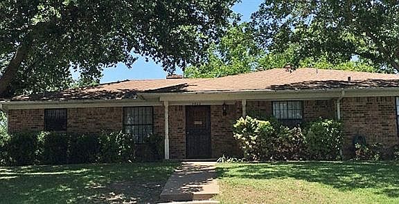 2nd image of 4602 White Oak Ln